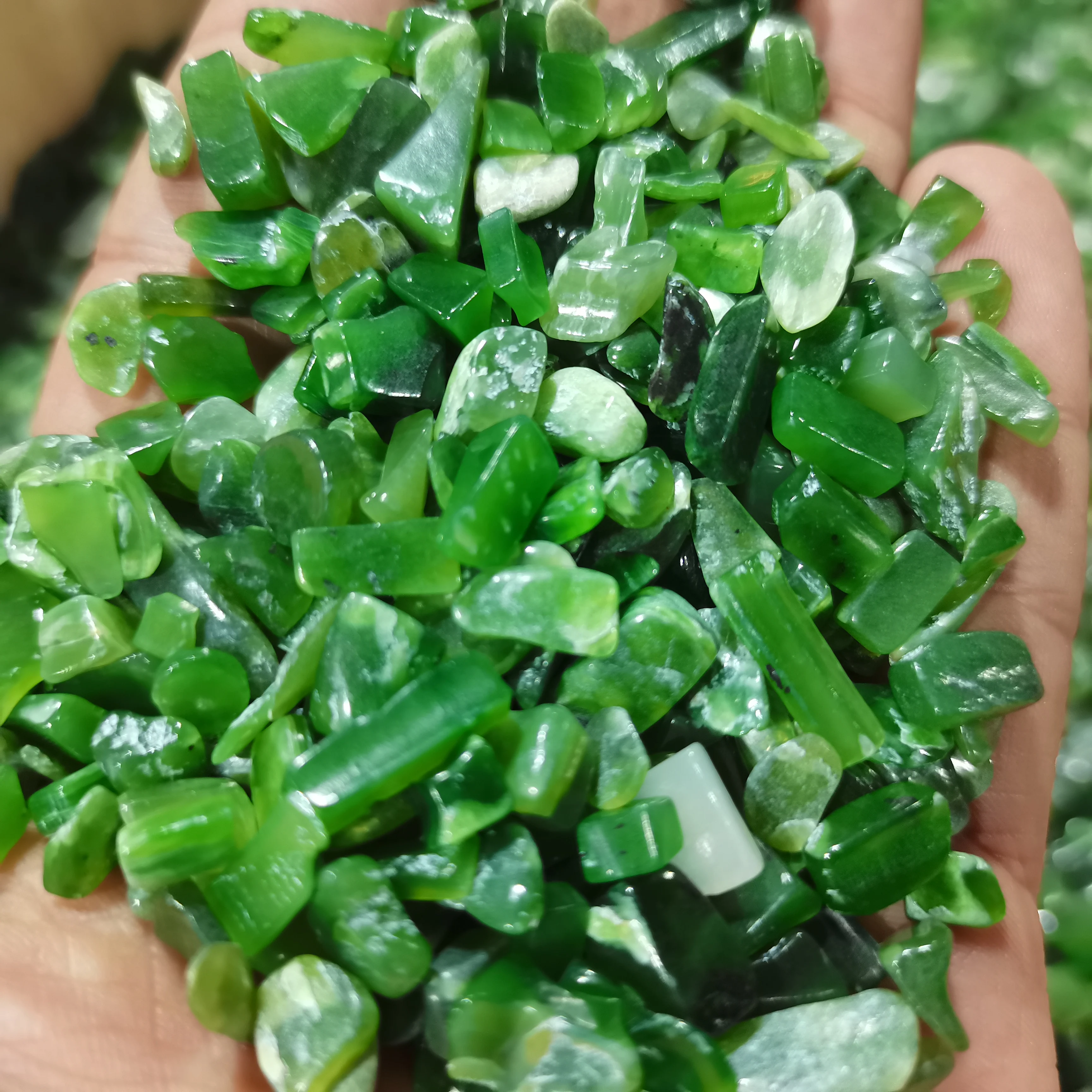 Natural Green Dongling Jade Stone Small Crystal Gravel DIY House Decoration Flowerpot Aquarium Ornamental Fish Tank FengShui