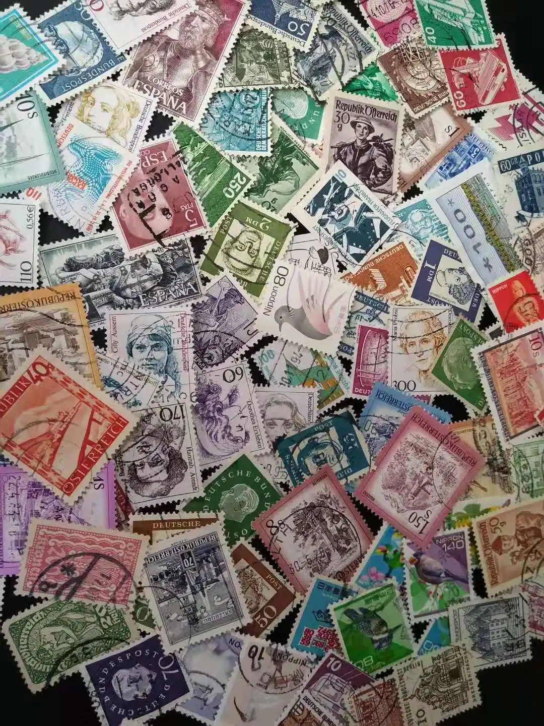 Sellos no repetidos para sellos de álbumes de recortes, 100 sellos diferentes en el extranjero, boletos comunes pequeños, sellos sellados, 100 piezas
