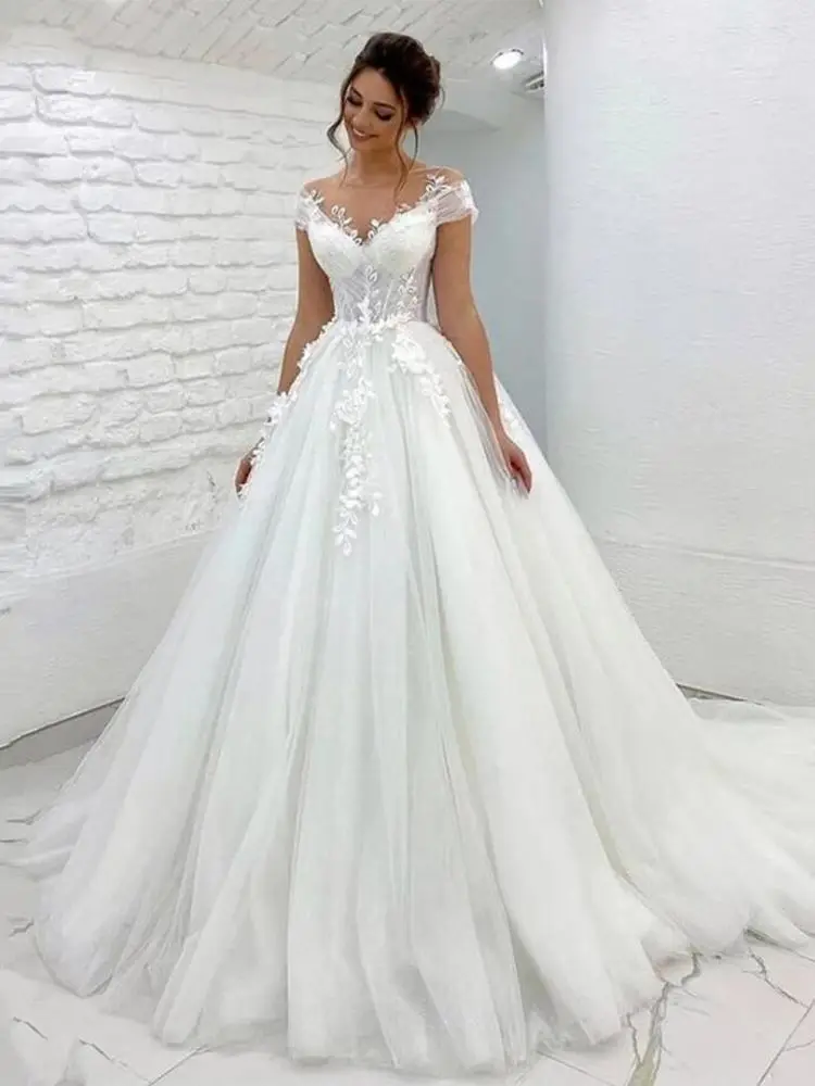 Lange Tulle Prinses Trouwjurken Vrouwen Sheer Hals Trein Robe De Mariage Mouwen Lace Applique Bridal Dress Met Terug Knoppen