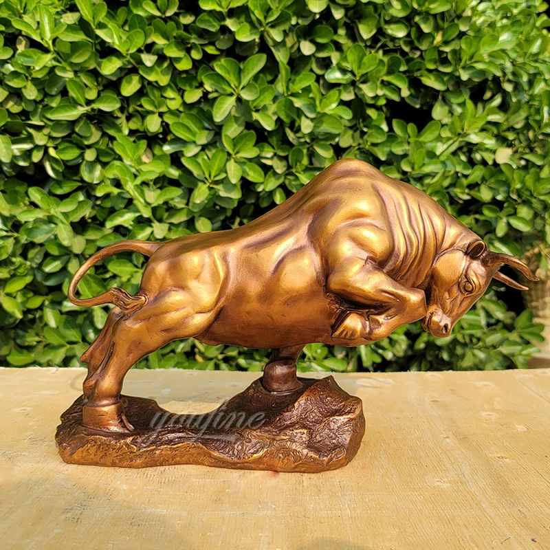 32cm Bronze Wall Street Bull Sculpture Cow Cattle OX Bronze Statue Antique Fighting Bull Statues Home Decor Collection Crafts