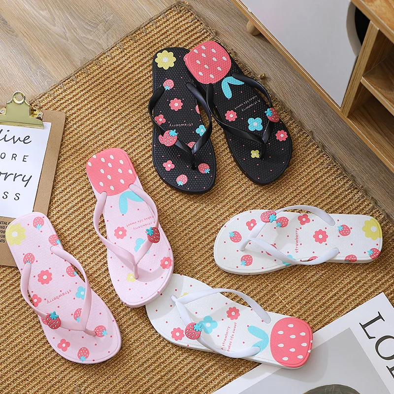 Spring and Summer New Flip-flops Female Fashion Flip Flops Comfortable All-match Sandals Trend Strawberry Beach Beach Drag