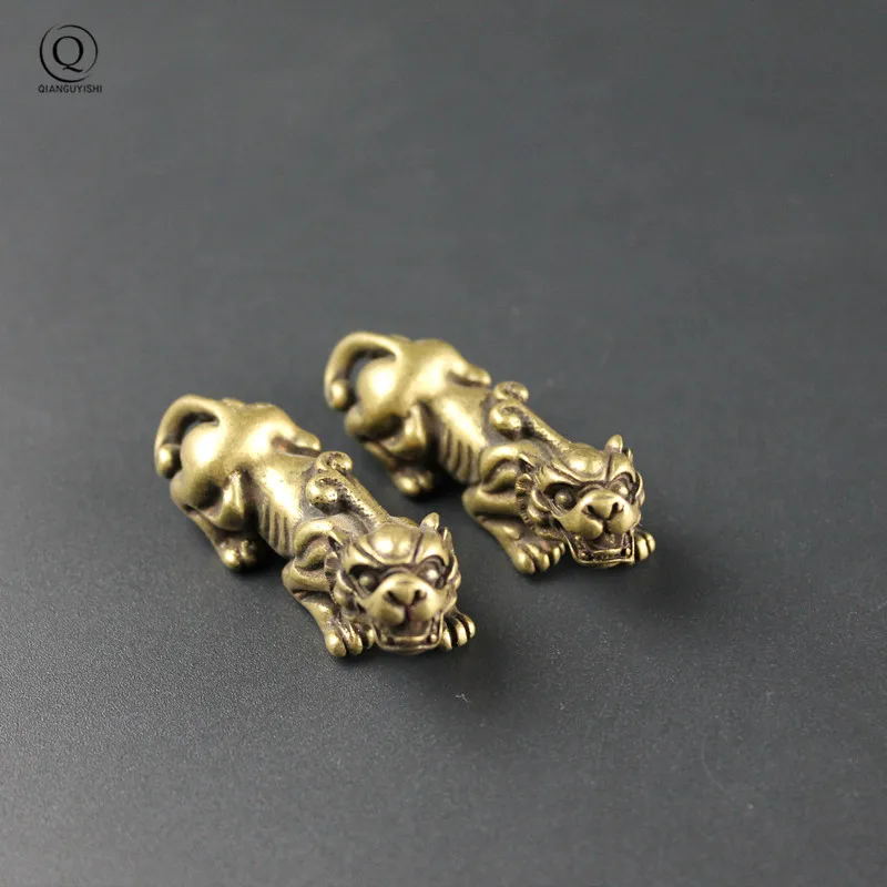 Brass Chinese God Beast Pixiu Car Ornament Keychain Pendants Copper Lucky Animal Key Chain Rings Hanging Jewelry Tea Pet Decor