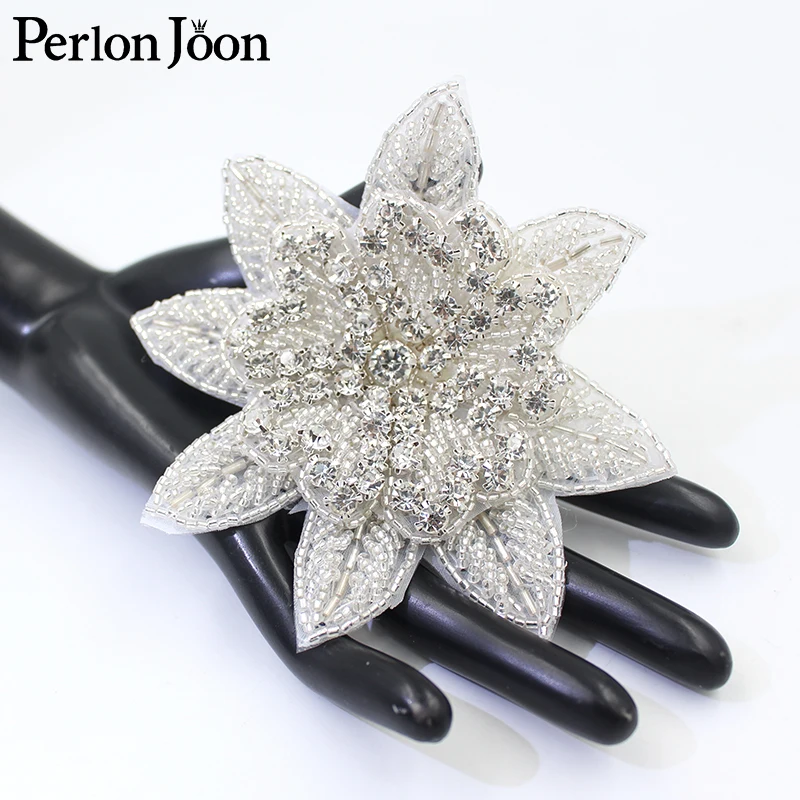 1PC Hand-stitched 3D crystal flower rhinestone applique patch, sewn or ironed on the wedding decoration accessories WH027