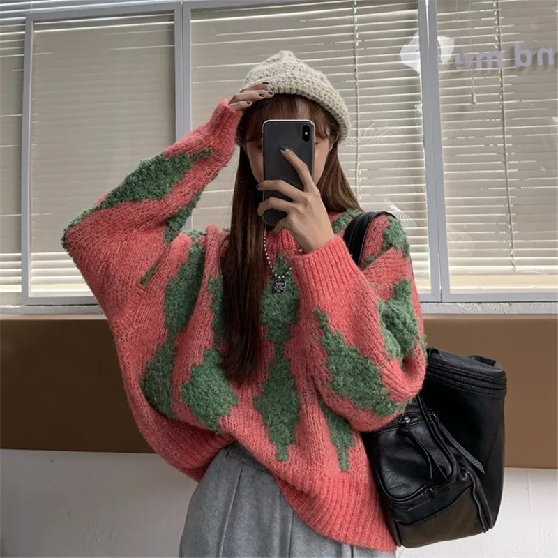 

2020 Autumn Winter New Contrast Color Diamond Plaid O Neck Pullover Sweater Women Casual Oversized Argyle Soft Waxy Knit Tops