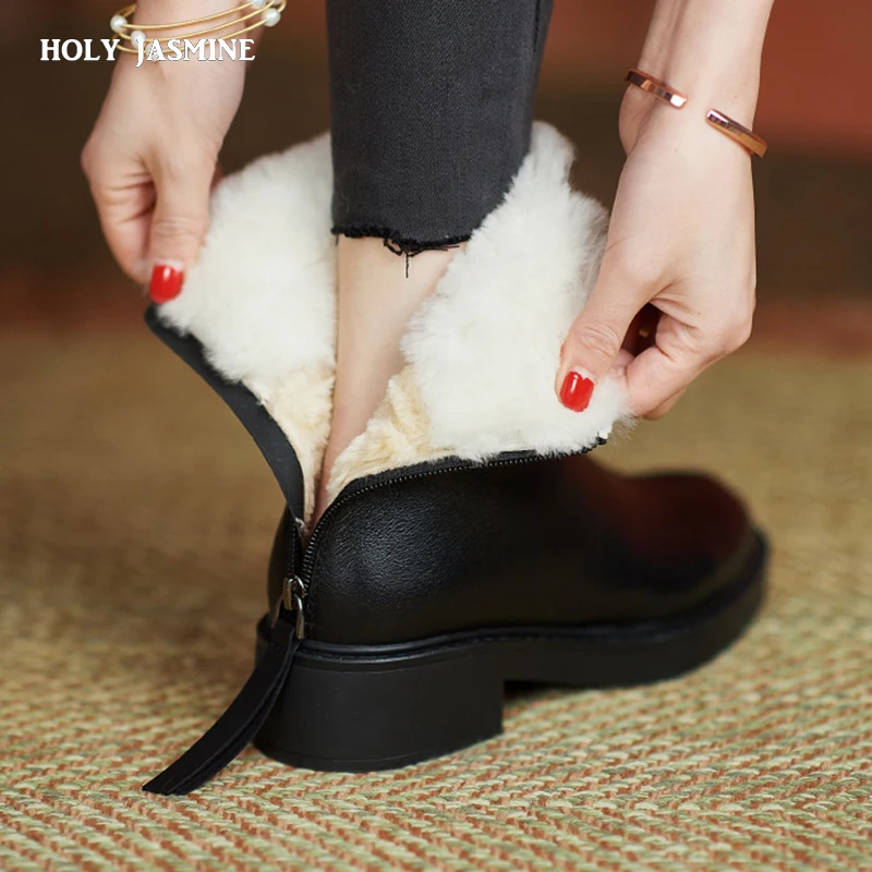 2021 New Genuine Leather Thick Fur Snow Boots Women Winter Shoes Round Toe Zip Square Low Heels Casual Shoes Women Ankle Boots