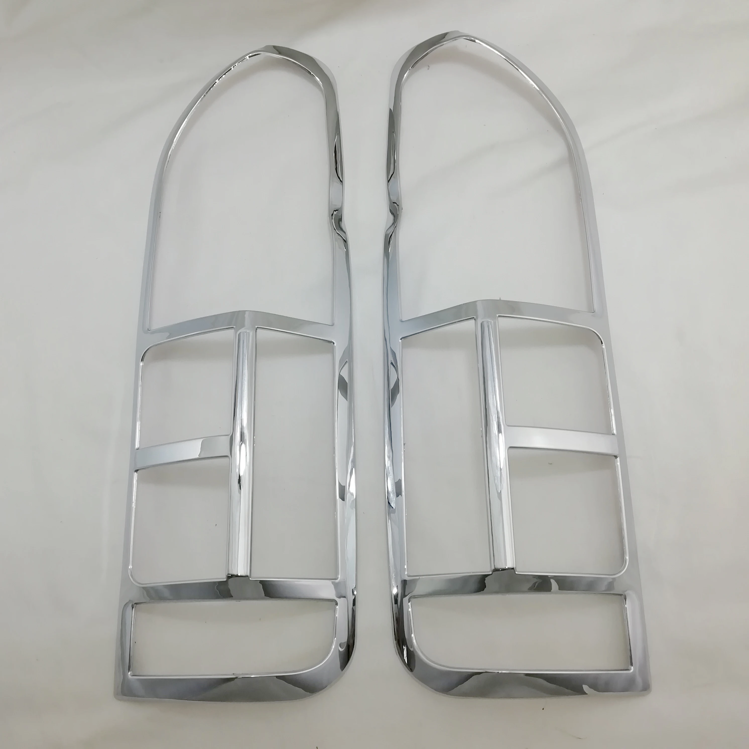 2015-2018 For Toyota HIACE  ABS Chrome accessories plated Rear Light Lamp Cover Trim Tail Light Cover