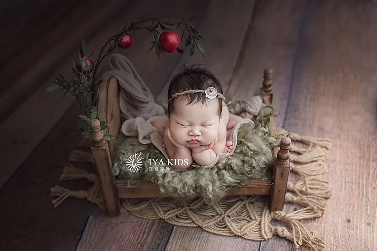 Columna romana antigua, cama pequeña de madera tallada, contenedor retro para bebé, foto original, accesorios de fotografía neonatal