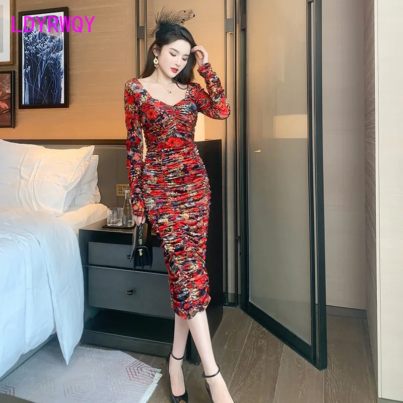 2021 autumn and winter new style feminine low-cut V-neck printed pleated hip velvet dress