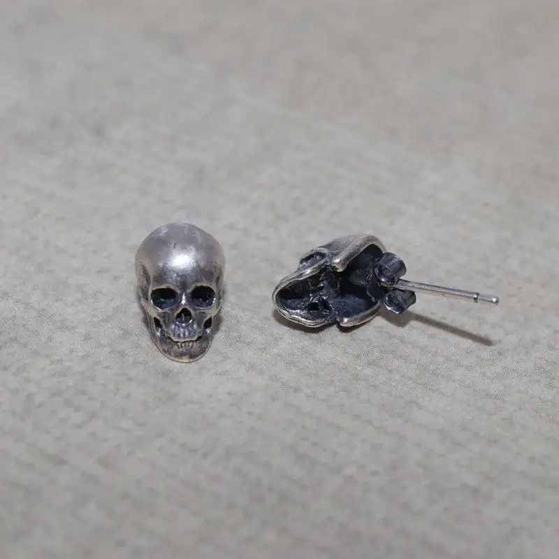 Creative Punk Skull Earrings Men\'s Cool Hip Hop Earrings Retro Rock Skull Earrings Hot Sale