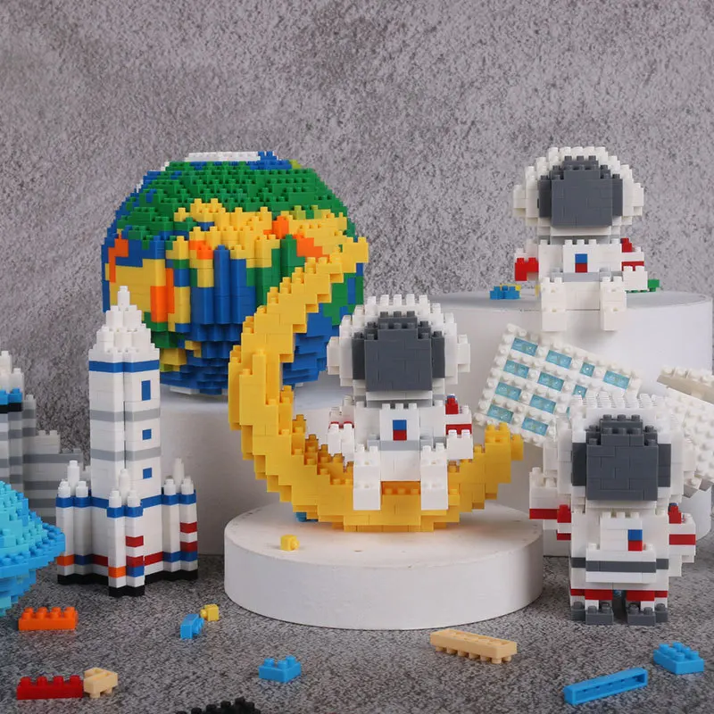 

Mini Blocks space Model Building Kit Micro Construction Bricks Expert Sets Astronaut pen holder Member Planet Series