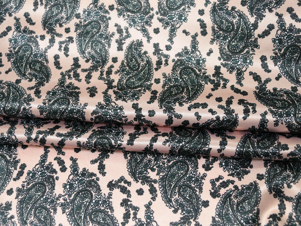 1 Meter x 1,48 Meter Retro-Paisley-Muster, weicher, seidiger Satinstoff, bedrucktes Charmeuse-Material für Futterschal – Detail 9