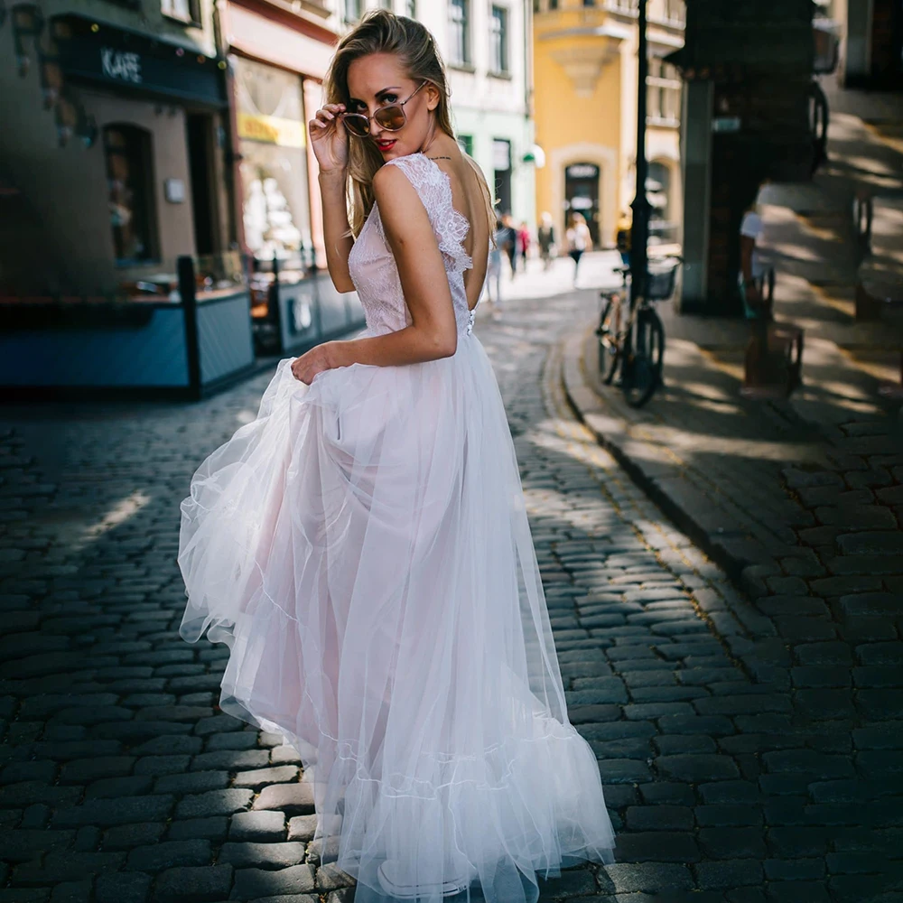 Bateau Keyhole Back Bridal Gowns A Line Sleeveless Custom Made Lace Tulle Princess Lawn Beach Boho Pleated Wedding Party Dress