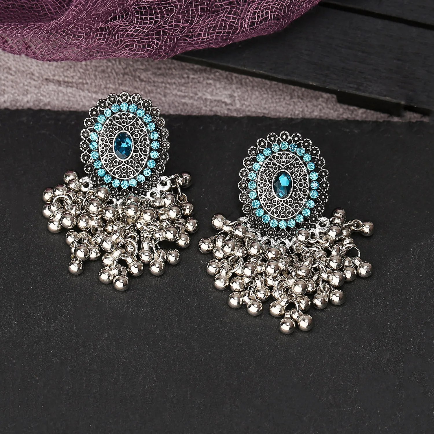 Kolczyki-Boucles d'Oreilles Ethniques Blanches avec Strass pour Femme, Bijoux Indiens, Accessoires de Mariage, Fleur Rétro, Jhumka