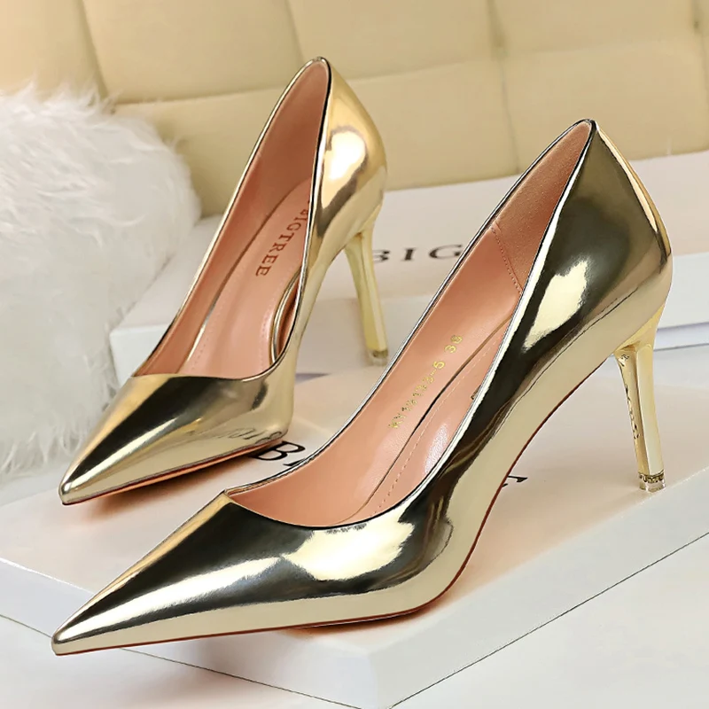 

2021 Fashion Women Patent Leather 7.5cm High Heels Lady Pointe Toe Gold Silver Heels Pumps Female Wedding Bridal Shoes Plus Size