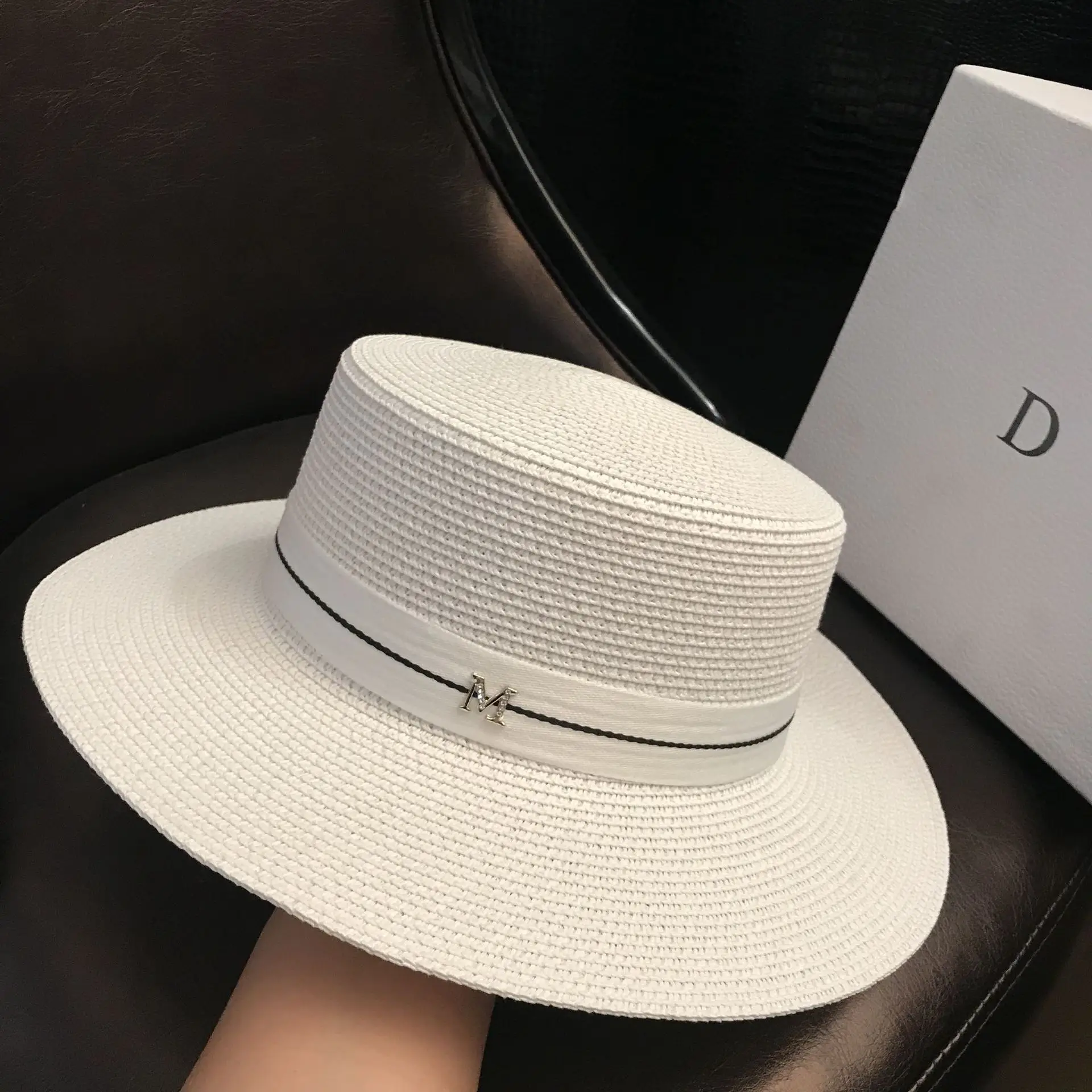 Sun Hats for Women Straw Wide Brim Hat Female Dress Hat Womens Summer Caps Beach Hat White Flat Top Fedroas Hat Korean Fashion