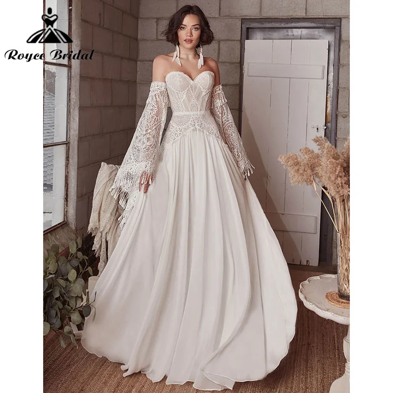 Una linea Boho Bohemia abito da sposa manica lunga svasata pizzo Chiffon Backless corte treno Sweetheart Robe De Mariée Sheer 2024