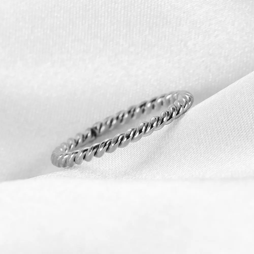 Women Thin Spiral Wire Rope Twisted Ring Small Minimalist Stainless Steel Jewelry Fashion Rose Gold Silver Color Size 4 To 11