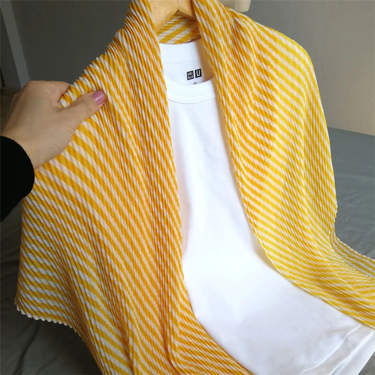 HOT SELLING   Miyake pleated  Water wave twill hypotenuse Diamond scarf striped scarf IN STOCK