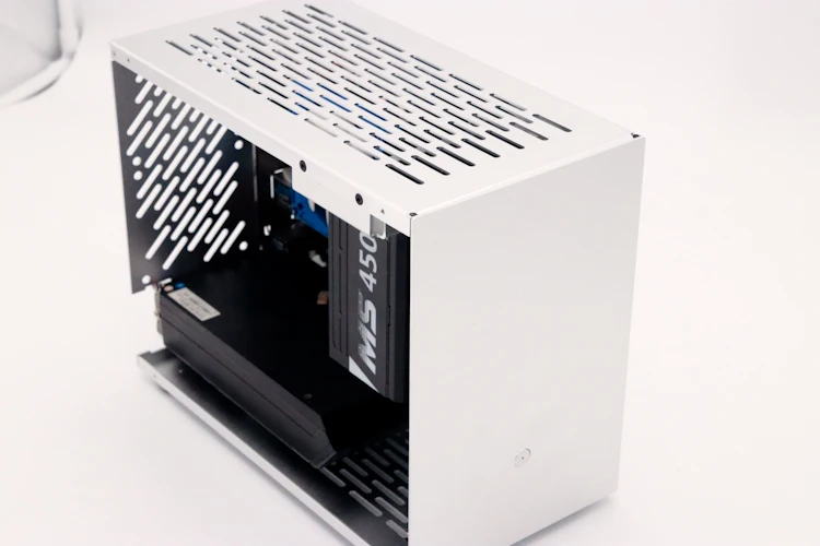 A4 aluminum alloy mini case ITX small game computer chassis support Graphics card pc case SFX
