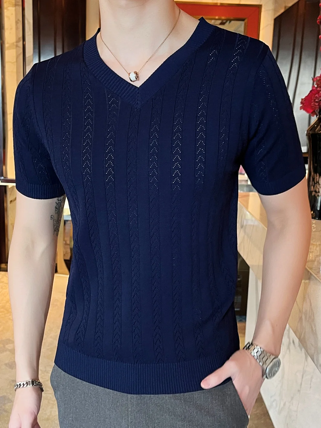 

Summer 2022 Men Fashion V Neck Ice Silk T-shirt Casual Men's Short Sleeve Pullover Solid Color Plus Size Top Knitted Tees B146