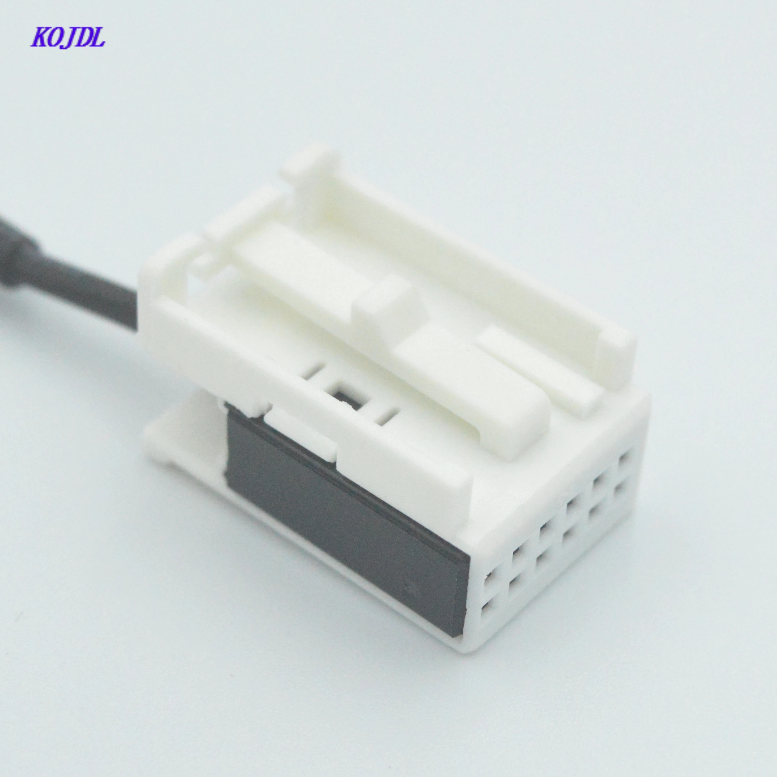Car 3.5mm AUX Cable Audio Adapter For Peugeot 307 308 407 408 507 Sega C2 C5 RD4 Citroen Triumph With 2 Removal Tools Keys Suit