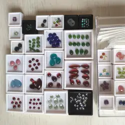 Présentoir de diamants carrés en plastique, éponge à mémoire de forme, perles de pierre gemme, pendentif, porte-évaluation, vitrine GT Box, vente en gros, 10 pièces