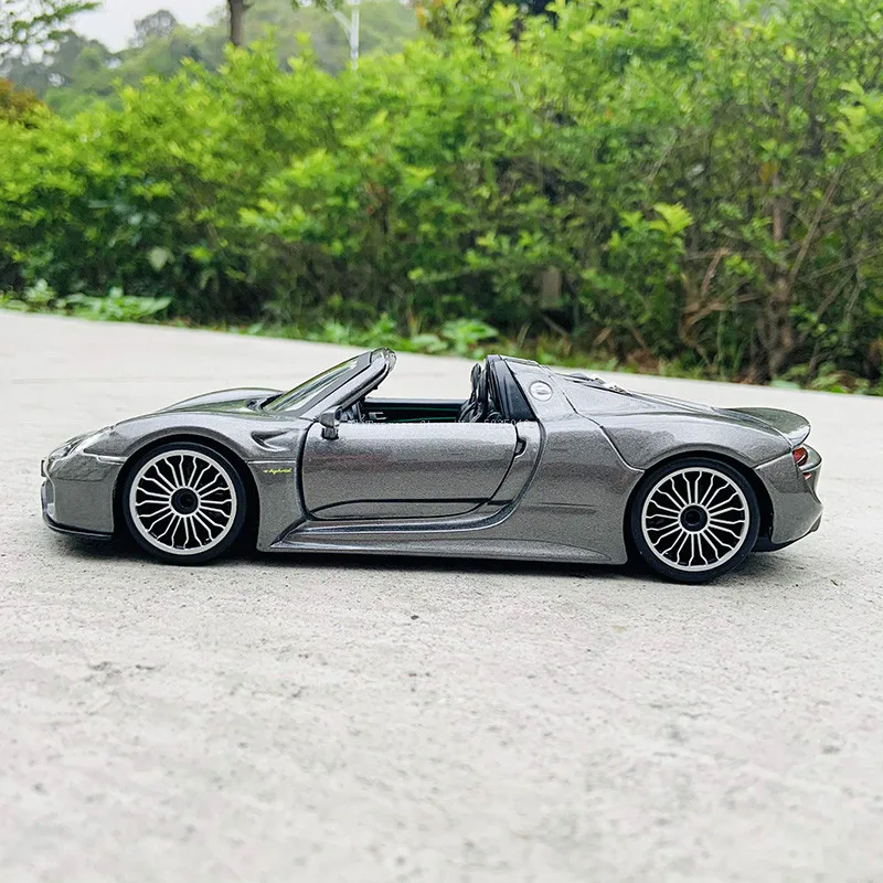 Bburago 1:24 Porsche 918 Spyder die casting alloy car model Art Deco Collection Toy tools gift factory authorization