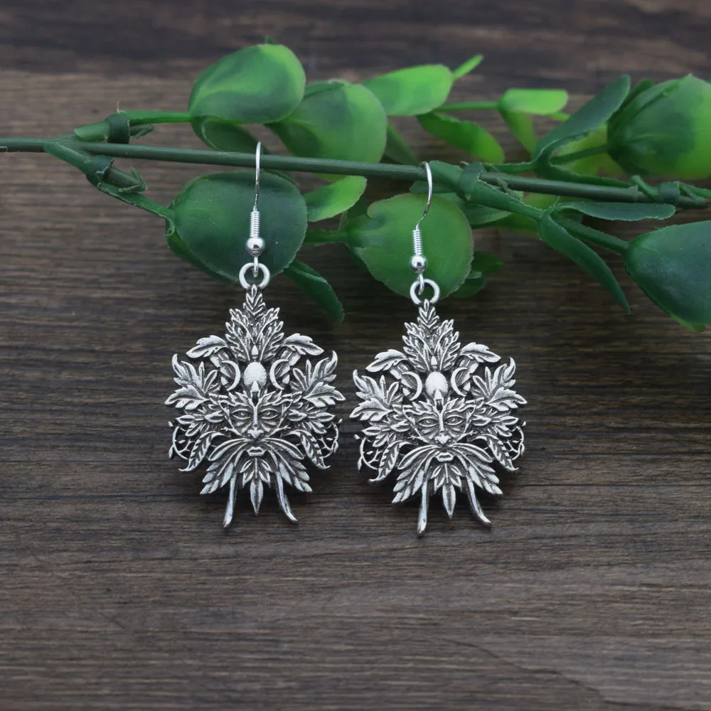 Серьги с зеленой ведьмой