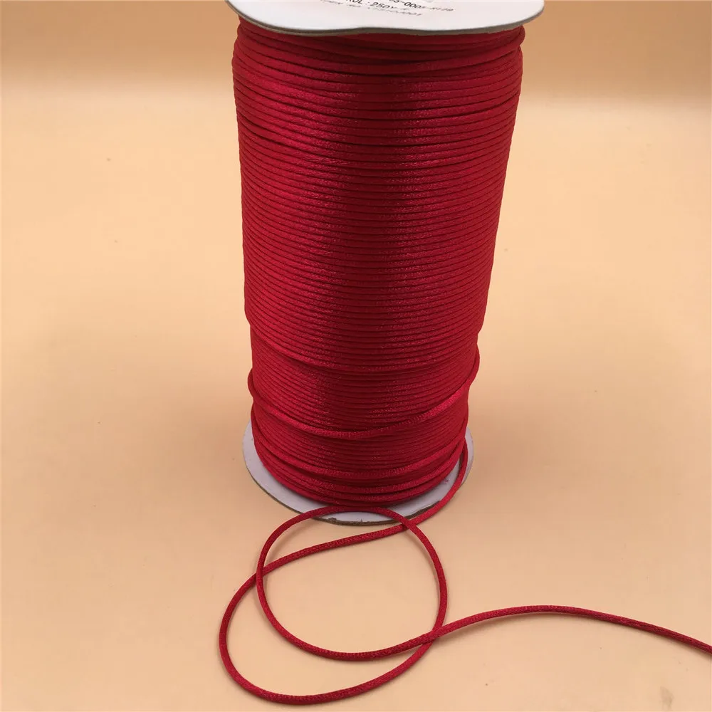 2mm Red Satin Cord Gewinde Chinesischen Knoten Macrame Schnur Armband Geflochtene String DIY Quasten Perlen Gewinde 10meter lose lot