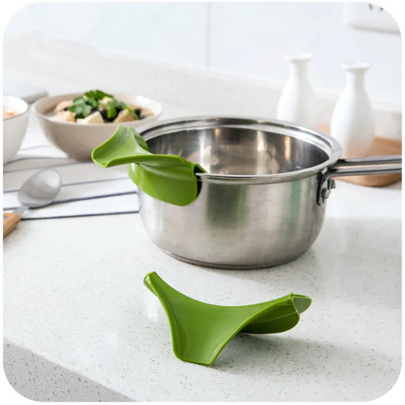 Silicone Funnel Strainer Vegetables Rice Control  Anti-spill Slip on Pour Soup Spout Funnel for Pots Pans Bowls Kitchen Tools