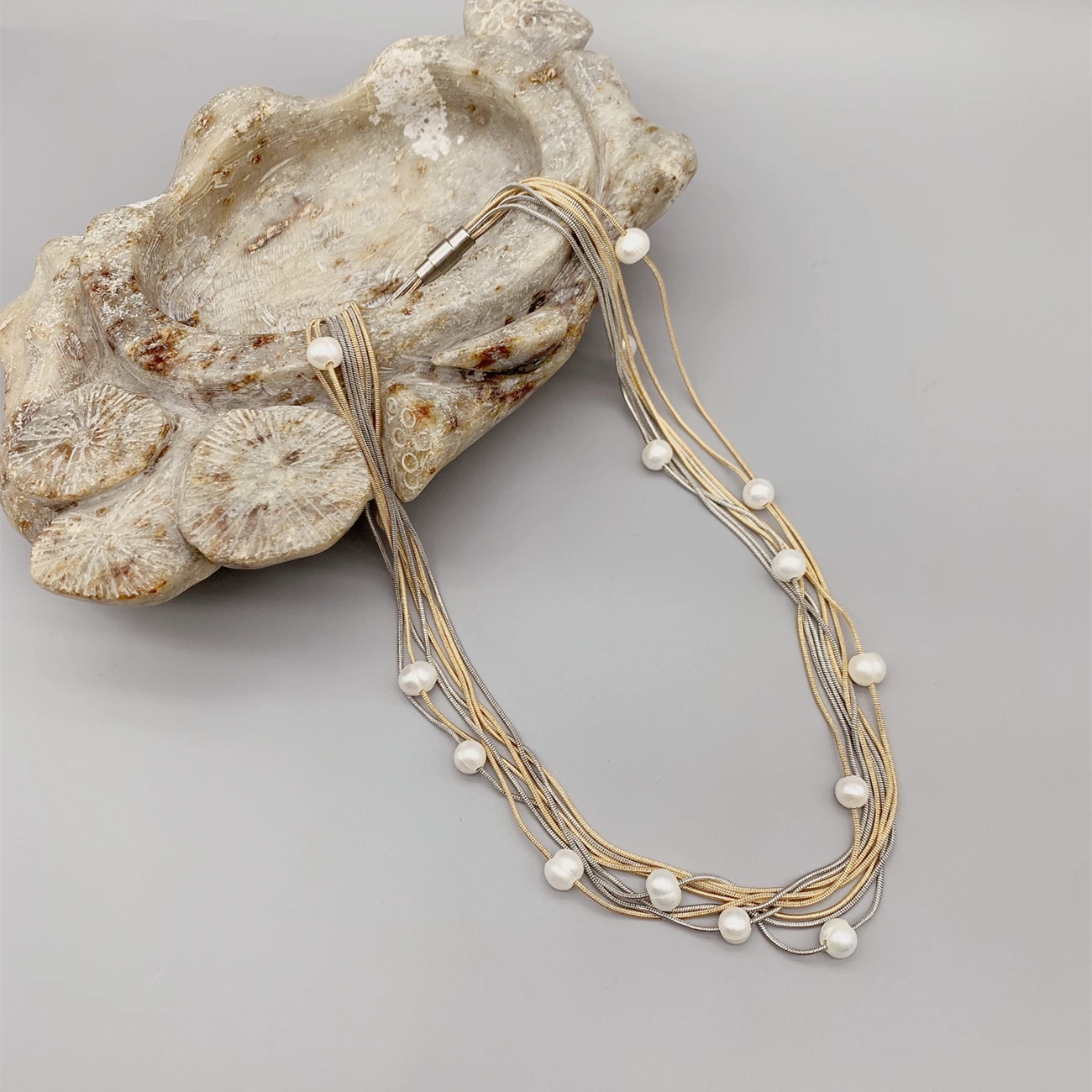 FoLisaUnique Gold Silver Stainless Steel Chains 7-8mm White Pearls Necklace For Women