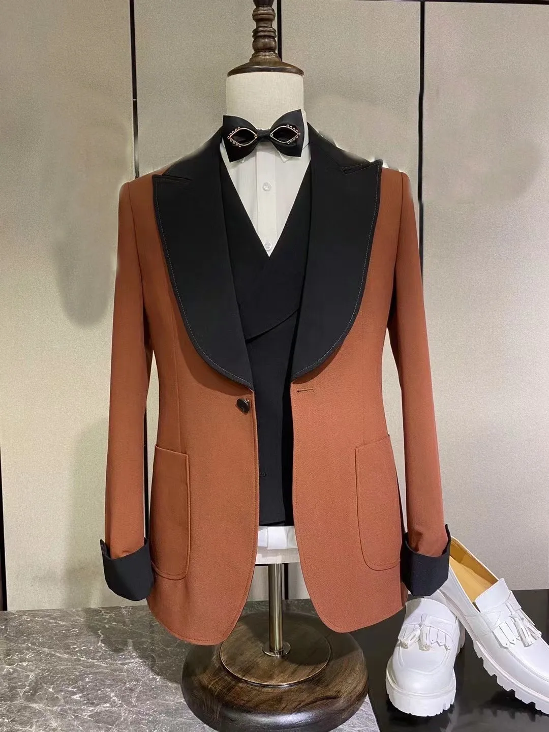 

Latest design luxury formal wedding suits mens classic black Lapel shawl collar slim fit 3-piece bridegroom party fashion Blazer
