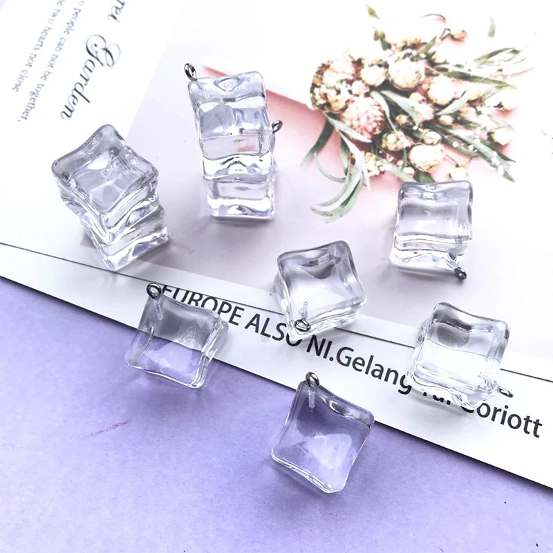 

Artificial Acrylic Ice Cubes, Square Shape, Photography Props, Hot Sale, New, 20x20mm, 2024