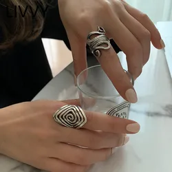 Sliver Color Creative Simple Rhombus Adjustable Rings For Women Vintage Irregular Twist Exaggerated Punk Handmade Party Jewelry