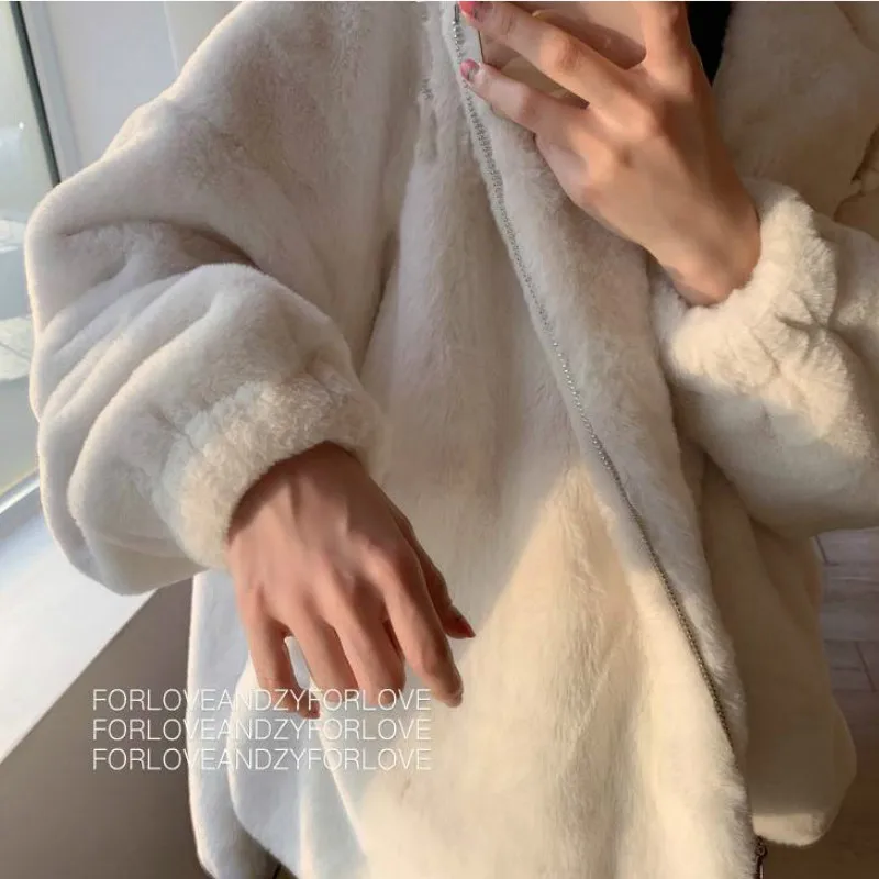 New Fashion Winter Coat Women Luxury Faux Fox Fur Coat Plus Size Women Hooded Long Sleeve Faux Fur Jacket