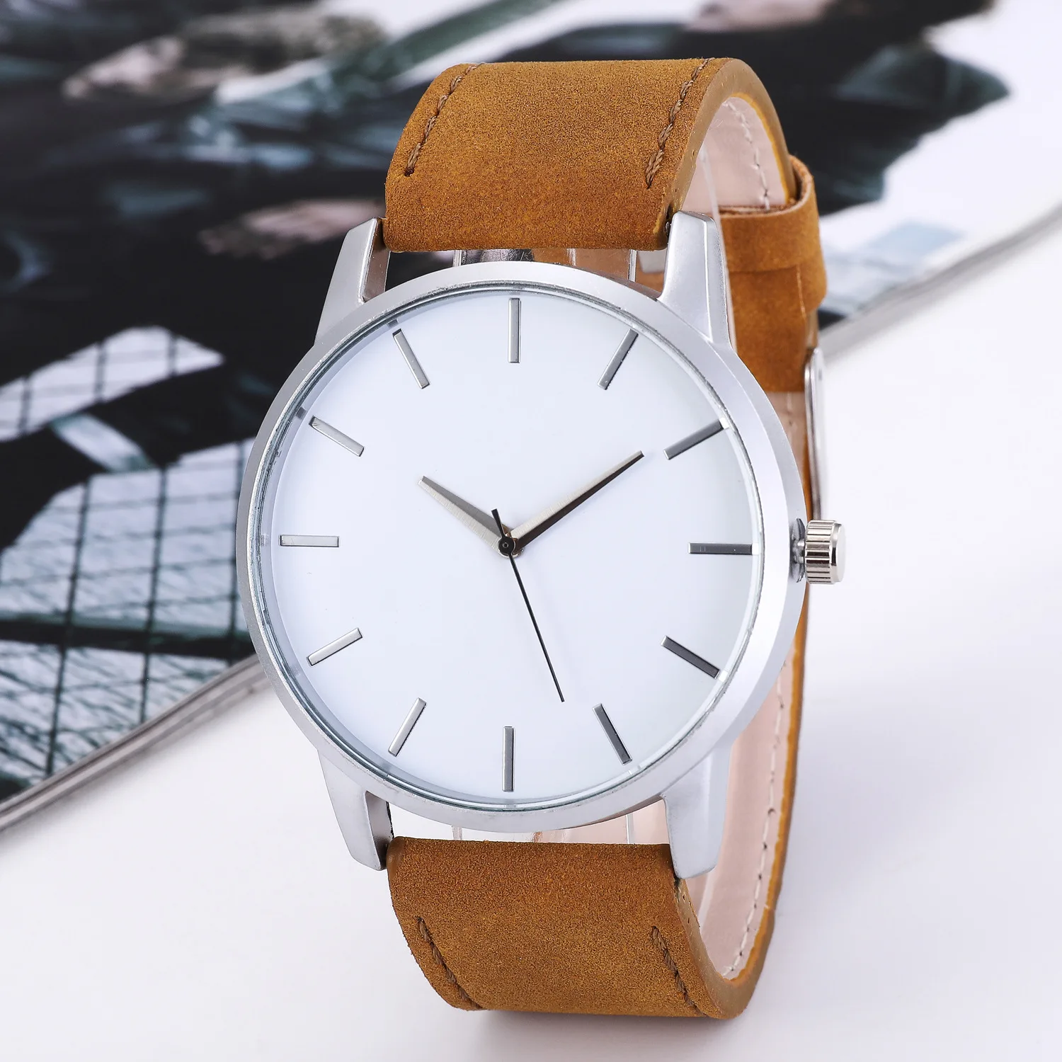 Hoogwaardige Modieuze En Casual Mannen Horloge Fashion Business Quartz Horloge Schurende Lederen Riem Watch064