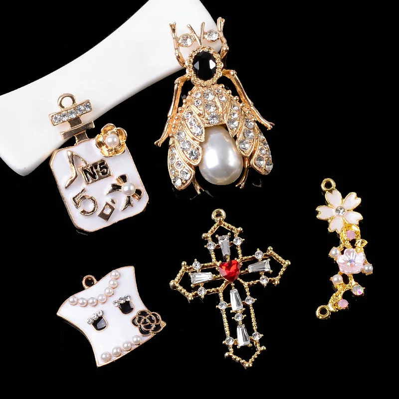 5 Pcs/lot  Alloy Pendant DIY Jewelry Crystal Perfume Bottle Cross Bag Necklace Bracelet And Clothing Hole Shoes Accessories