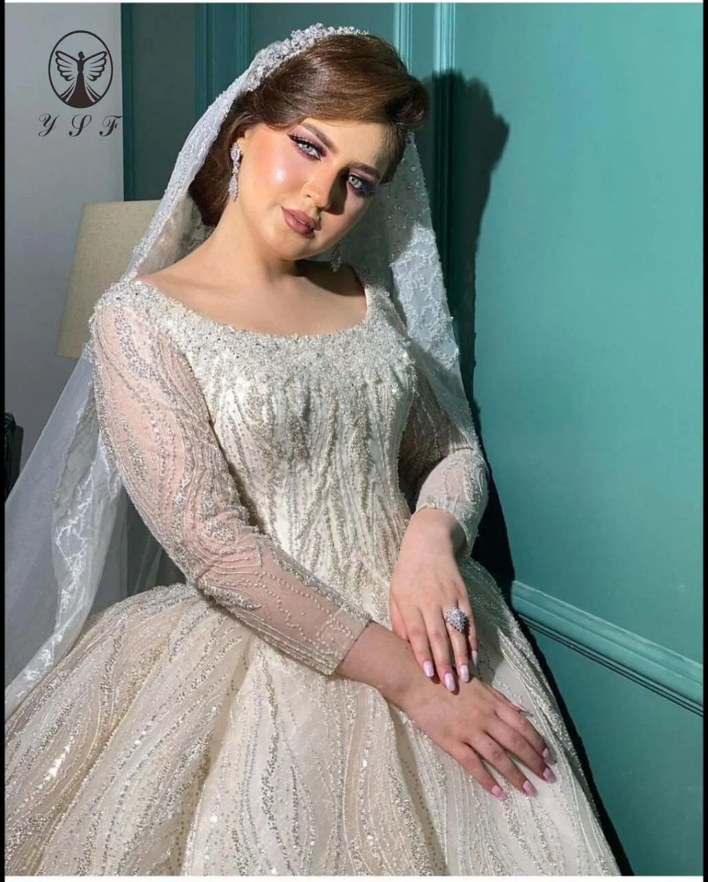 

Luxury Vestidos De Novias Scoop Beaded Bling Bling Lace Long Sleeve Ball Gown Wedding Dresses