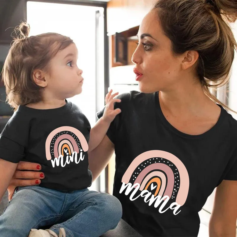 Pink Rainbow Mama and Mini Family Matching Tshirts Summer Short Sleeve Family Look T-shirts Mother and Daughter Fashion Clothes