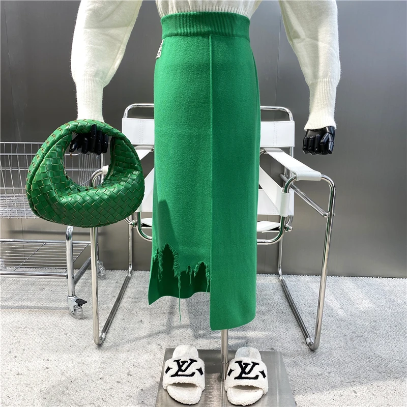 

New Brand Original Design 2021 Personalized Pierced Burr Irregular Knitted Skirt Fashion Label Versatile Elastic Hip Wrap Skirt