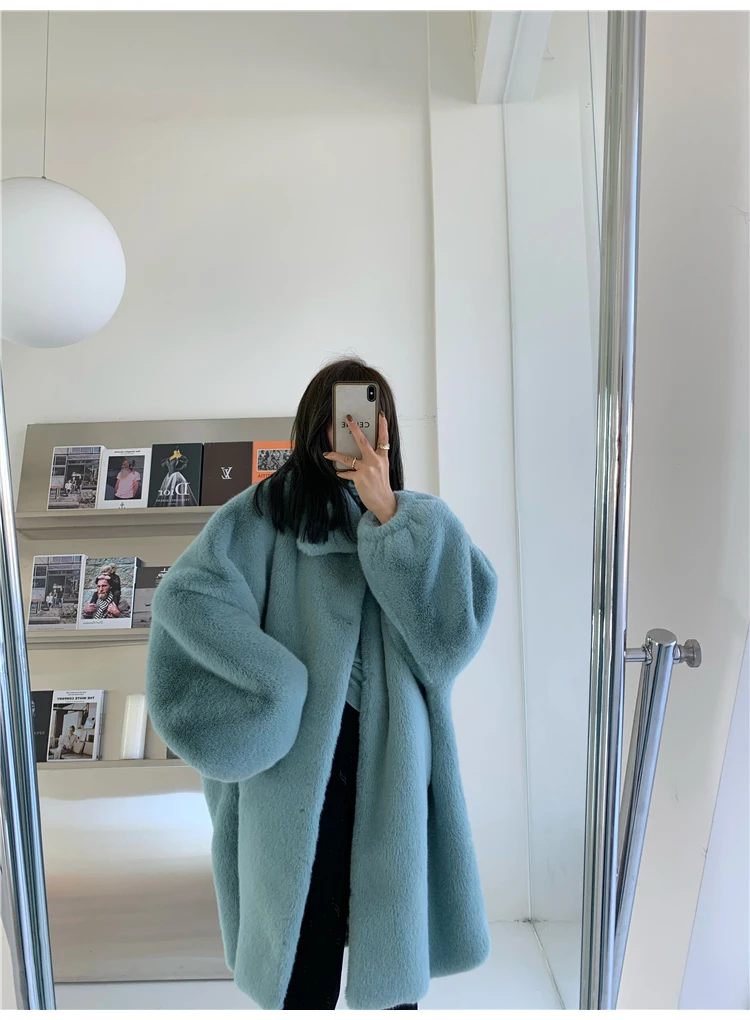Lautaro Winter Long Oversized Warm Soft Fluffy Faux Fur Coat Women Drop Shoulder Long Sleeve Casual Loose Korean Fashion 2021