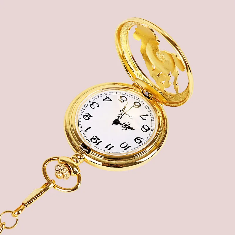 1042 perspektive Tasche Luxus Glänzend Gold Und Silber Pferd Drei-dimensionale Muster Uhr Mit Kette Zubehör Taschenuhr