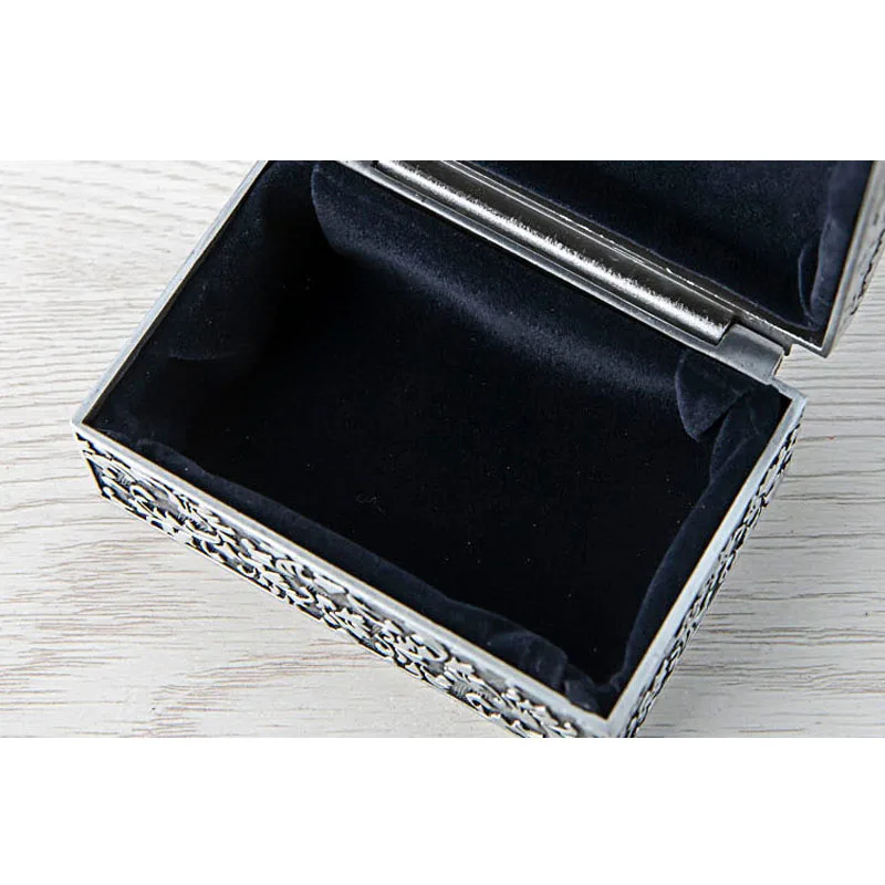 Vintage Metal Jewelry Box Small Trinket Storage Organizer Box Chest Ring Case for Girls Women