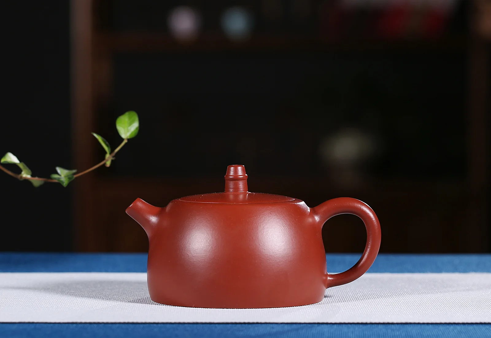 

purple clay teapot Wang Ting's full hand engraving of raw material Dahongpao low handuo teapot home kungfu tea set