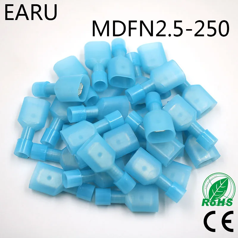 MDFN2-250 MDFN2.5-250 NYLON Mosiężne męskie izolowane złącze widełkowe Złącze przewodu kablowego 100 sztuk/paczka Garnitur 1,5-2,5 mm2 16-14AWG Wtyczka MDFN