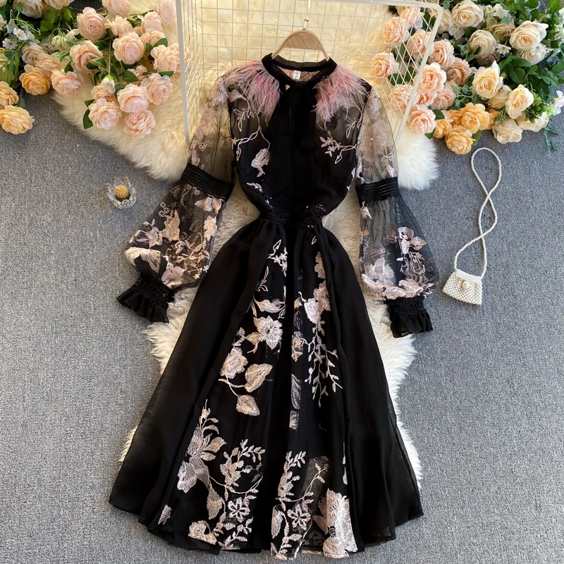 

Merchall Fashion Designer Runway Dress 2021 Spring Women Lantern Sleeve Neckline Bow Ostrich Hair Vintage Embroidery Long Dress