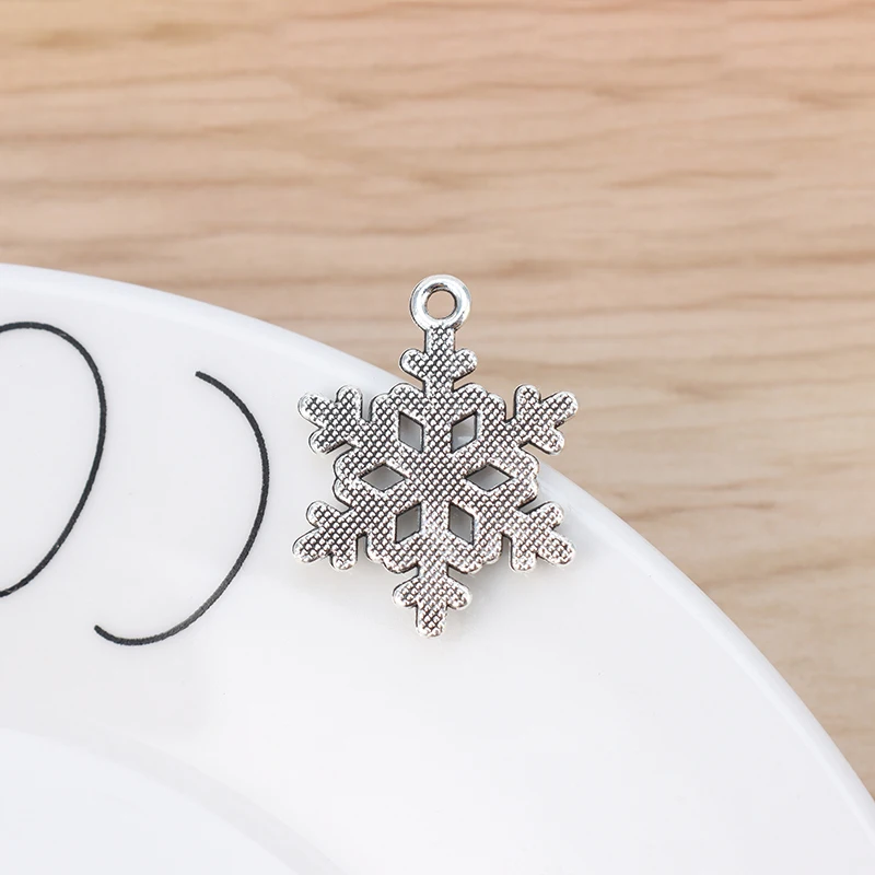 20 Pieces Tibetan Silver Christmas Snowflake Charms Pendants Beads for DIY Necklace Bracelet Earring Jewellery Making 24x19mm