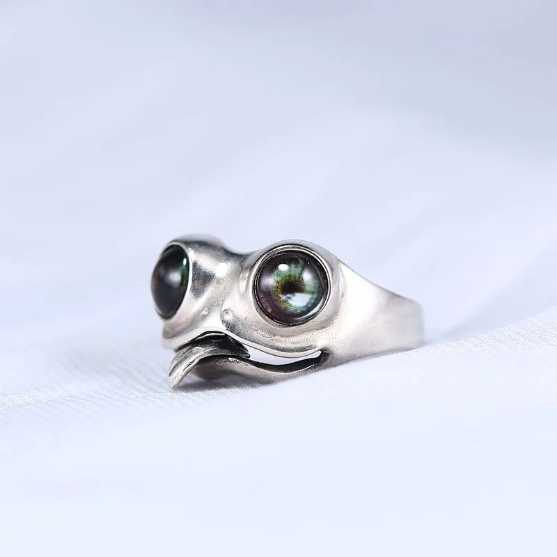 Cute Tongue Twisting Frog Ring Simple Design Green Eyes Frog Rings Men Women Silver Color Engagement Wedding Rings Jewelry