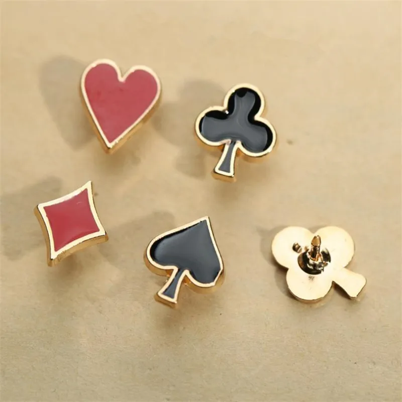 

Creative Fashion Playing Card Brooch Needle Buckle Pin Plum Blossom Heart Black & Red Enamel Zinc Alloy Drop Color Oil 4PCs/Set