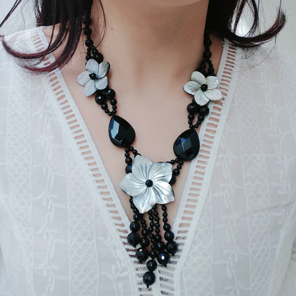 Lii Ji Women  Black Necklace Black Agate Onyx Mother of Pearl Shell Flowers Tassels Fashion Necklace 54cm Women Jewelrt Gift